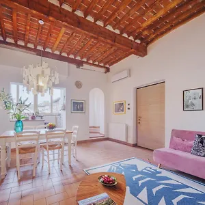 Casa Aida Luxury In The Heart Of , Lucca Italy